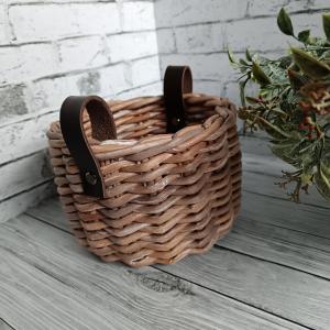 Корзина с двумя кожаными ручками